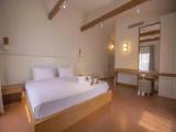 Standard room with street view