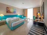 Standard Triple room with land view