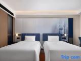 Standard Twin room with city view