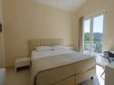 Standard Double room with partial sea view