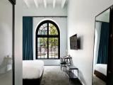 Double Apartment with street view