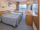 Standard Triple room with sea view