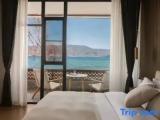 2 Bedrooms Deluxe Family Suite with lake view