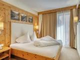 1 Bedroom Suite with balcony and with mountain view
