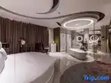 Grand room