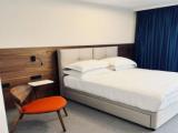 Standard room with balcony and with partial sea view