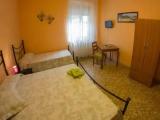 Standard Sextuple Family room