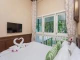 Deluxe Double room with balcony and with garden view