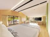 Suite with bay view