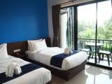 Standard room with pool view