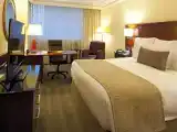 Executive lounge access guest room