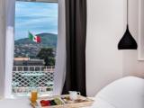 Suite with city view