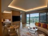 1 Bedroom Club Suite with balcony