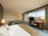 Comfort room with park view