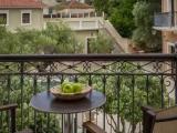 Suite with courtyard view