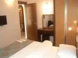 Suite with city view