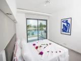 2 Bedrooms Standard Family room with view