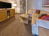 2 Bedrooms Single Suite