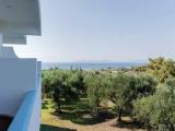 Standard Triple room with garden view