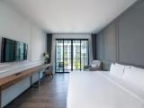 Deluxe Double room with pool view