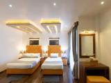 Premium Triple room with balcony and with partial view