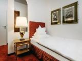 Standard Twin room with city view