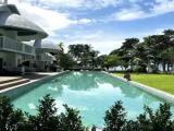 Deluxe room with pool view