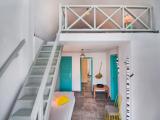 2 Bedrooms Grand room with balcony