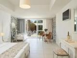 Superior Bungalow with garden view