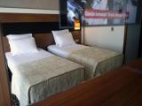 Standard Triple room with partial sea view
