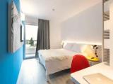 Standard Double room with balcony and with park view