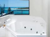 3 Bedrooms Apartment with balcony and with water view