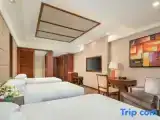 Standard Triple room with balcony