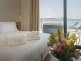 Suite with lake view