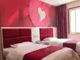 Standard Twin room with city view