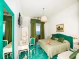 Deluxe Triple room with sea view