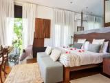 Suite with pool view