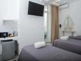 Economy Triple room with balcony and with courtyard view