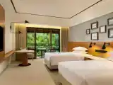 Deluxe Twin Club room with balcony