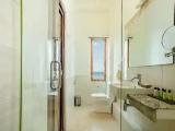 Deluxe Triple room with city view