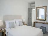 Standard Triple room with sea view