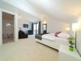 Suite seafront