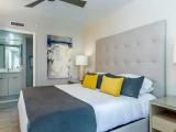 Deluxe Double Suite with bay view