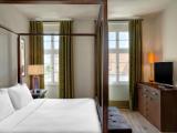 Executive Suite with city view