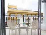 4 Bedrooms Standard Family room with balcony