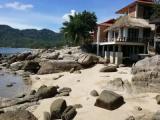 Deluxe Triple Bungalow beachfront