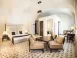 Standard room with courtyard view