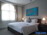 1 Bedroom Deluxe Suite