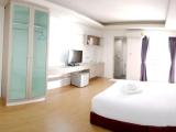 Standard room with city view