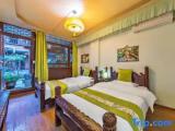 Standard room with courtyard view
